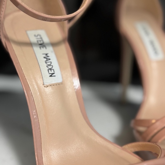 Steve Madden Women's "Cassandra" Cream platform scrappy 5" heels size 6.5 - Picture 2 of 5